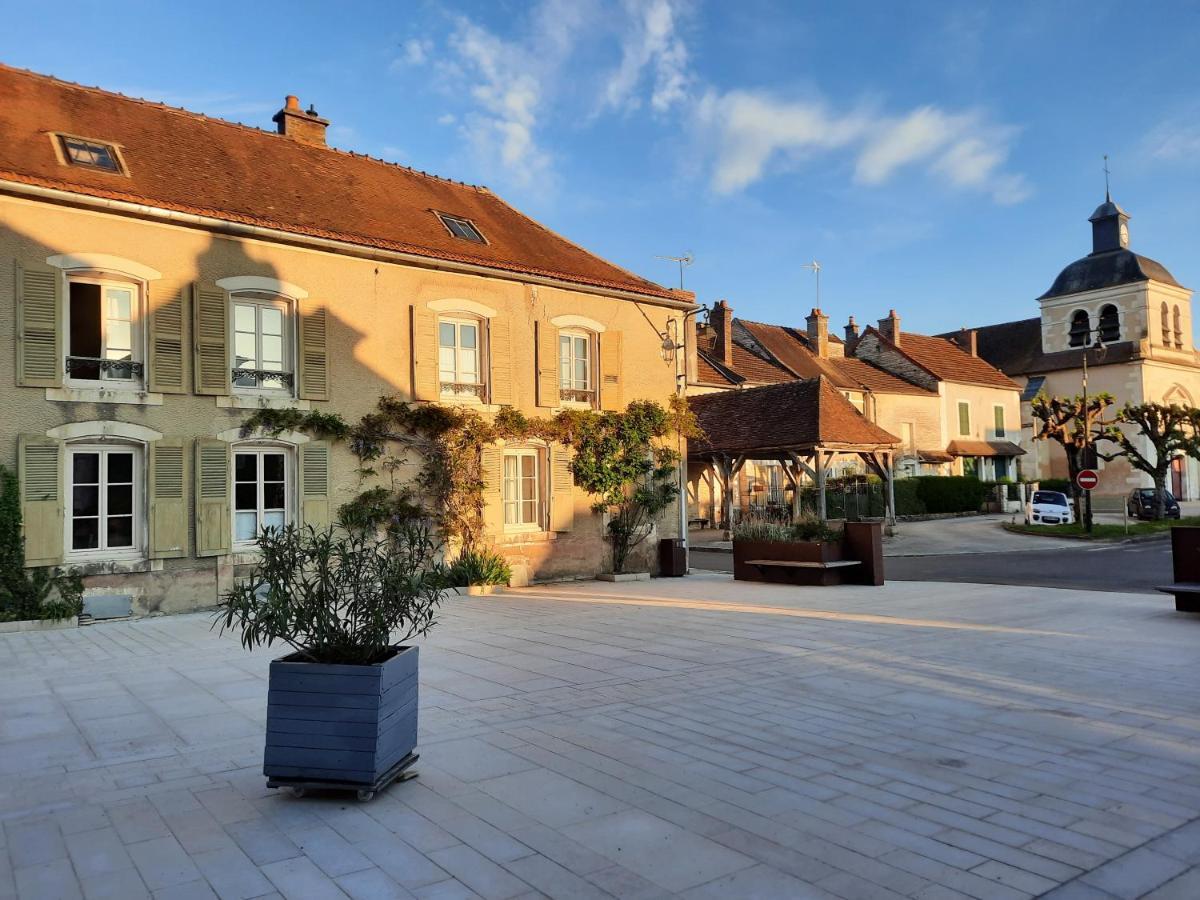 Bed and Breakfast La Virgule De Tanlay Екстер'єр фото